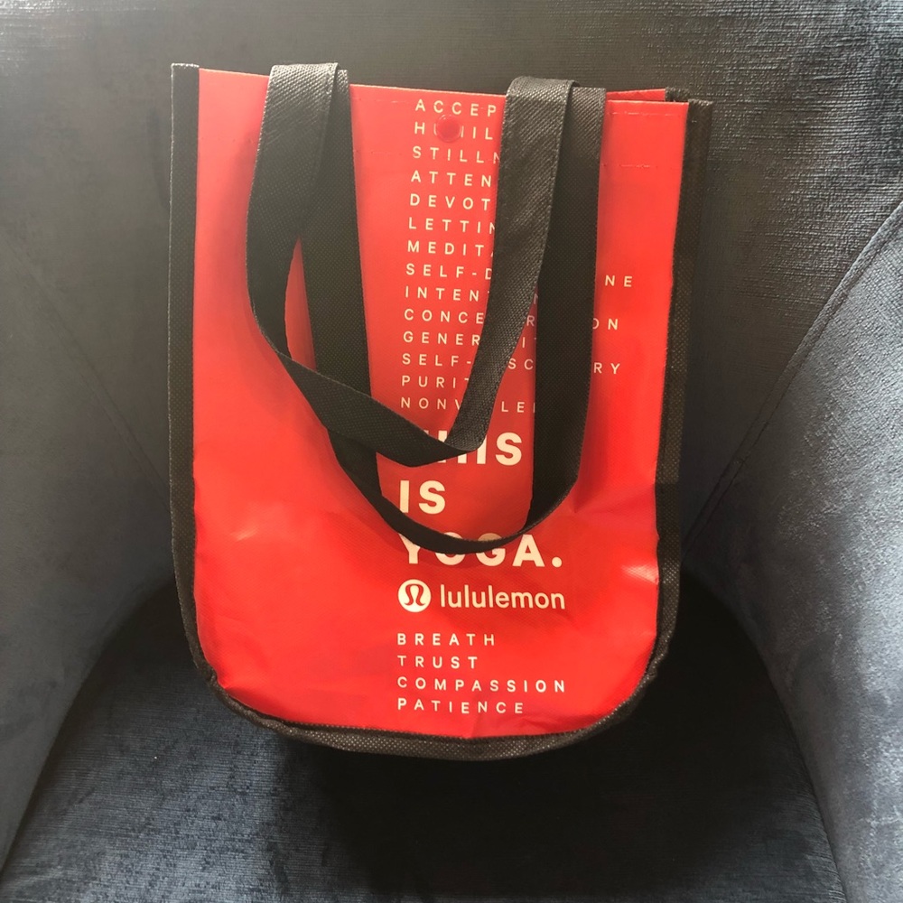 Lululemon tote